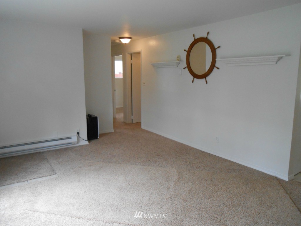 3334 Northeast 6th Street Renton, WA 98056 - Photo 4 of 10
