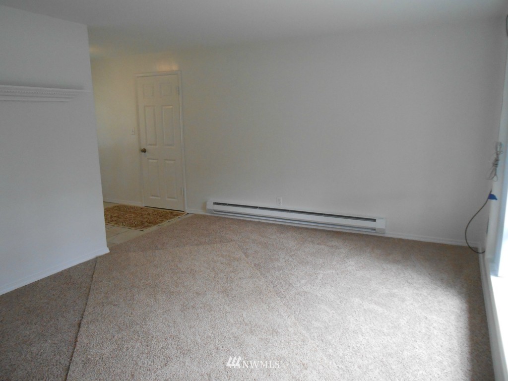 3334 Northeast 6th Street Renton, WA 98056 - Photo 5 of 10