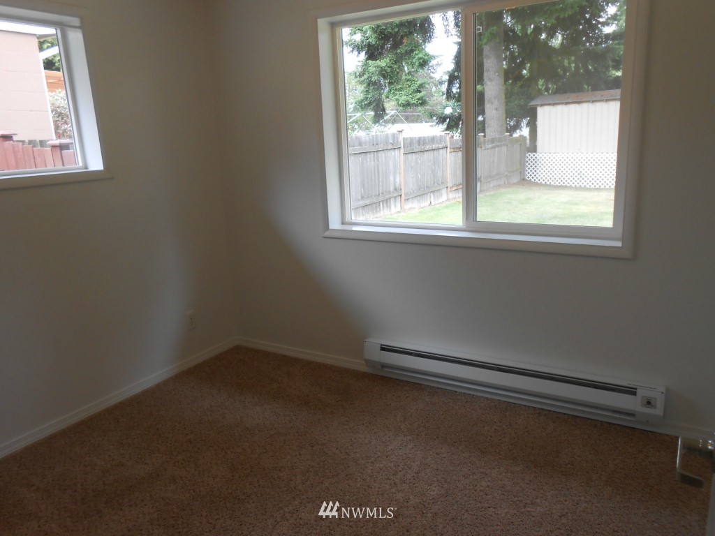 3334 Northeast 6th Street Renton, WA 98056 - Photo 9 of 10