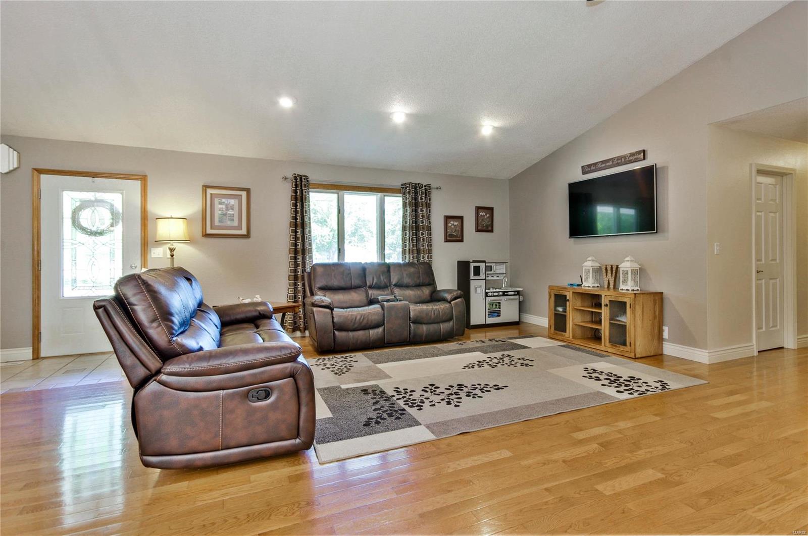 332 Rutledge Street Worden, IL 62097 - Photo 5 of 33 Gallery Image 5