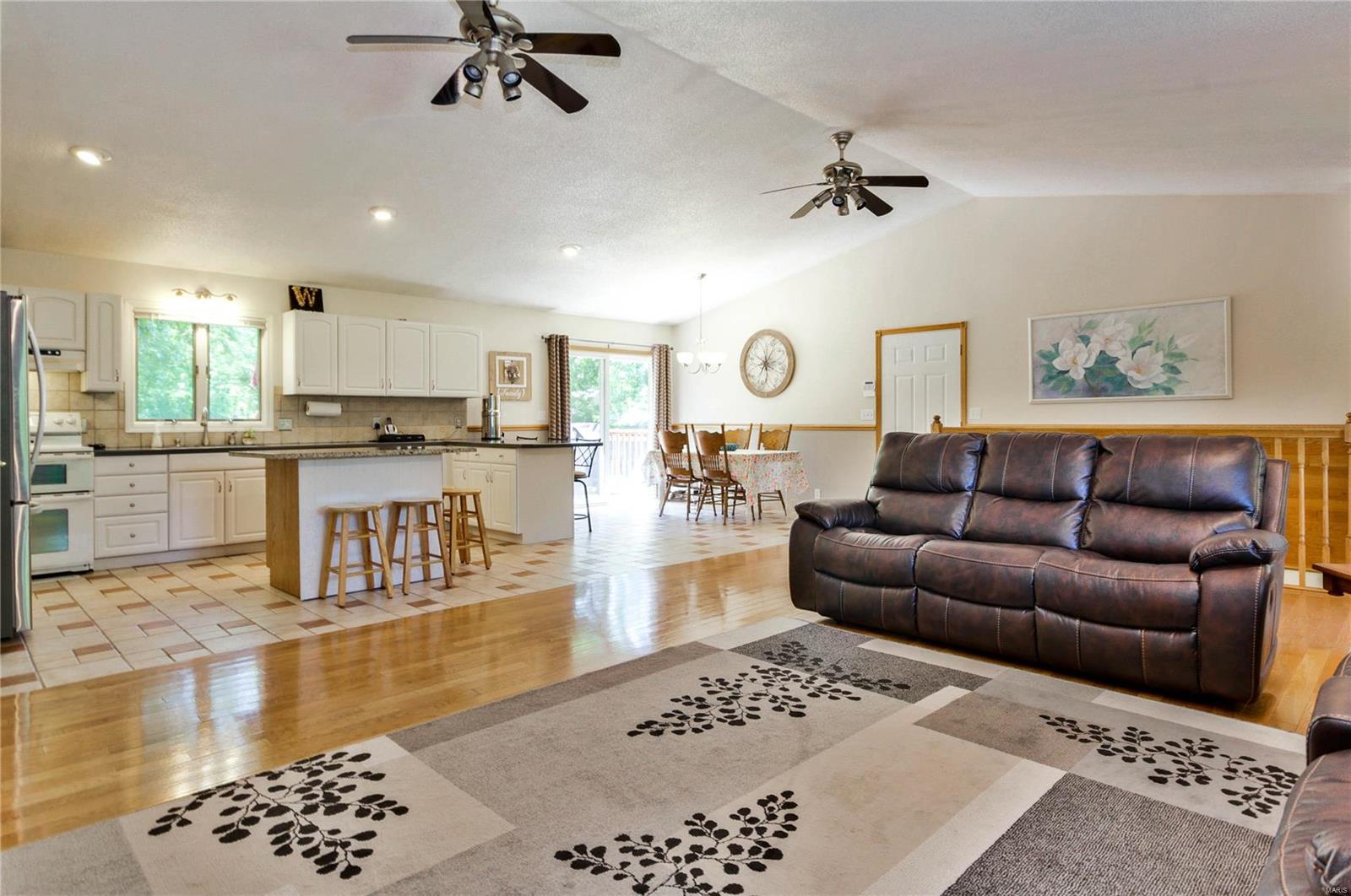 332 Rutledge Street Worden, IL 62097 - Photo 7 of 33 Gallery Image 7