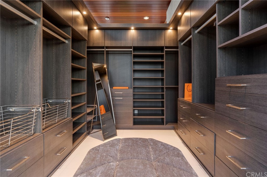 464 34th Street Manhattan Beach, CA 90266 - Photo 14 of 54 a view of walk in closet