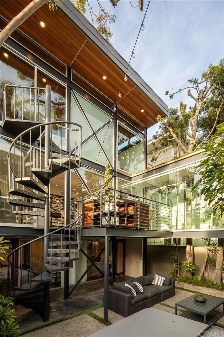 464 34th Street Manhattan Beach, CA 90266 - Photo 48 of 54 a view of a car park in front of a building