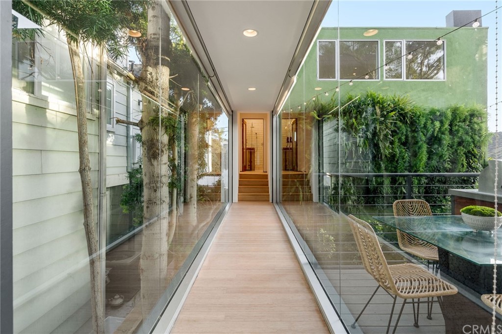 464 34th Street Manhattan Beach, CA 90266 - Photo 6 of 54 a view of balcony with seating space