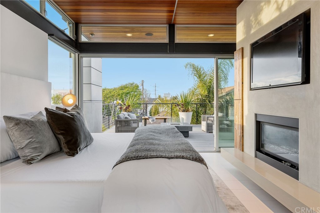 464 34th Street Manhattan Beach, CA 90266 - Photo 10 of 54 a view of living room with furniture and a fireplace