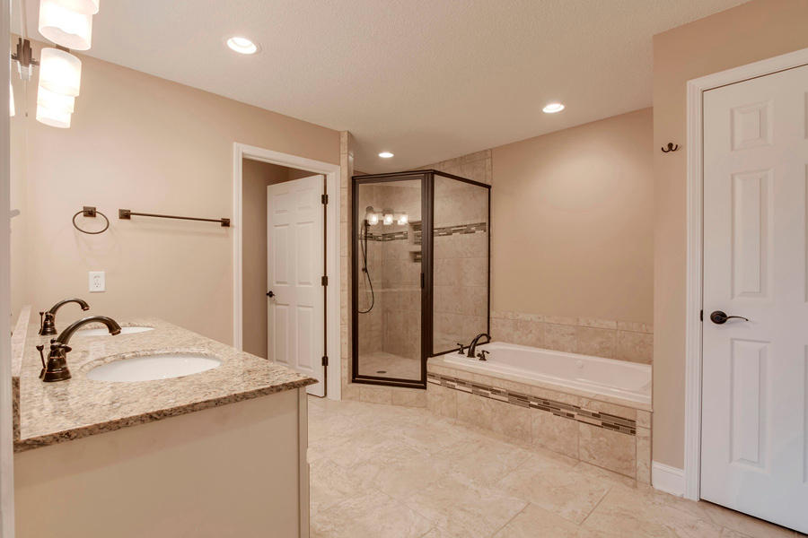 4604 Simona Road Knoxville, TN 37918 - Photo 28 of 39 28_SimonaRoad_4604_MasterBath02