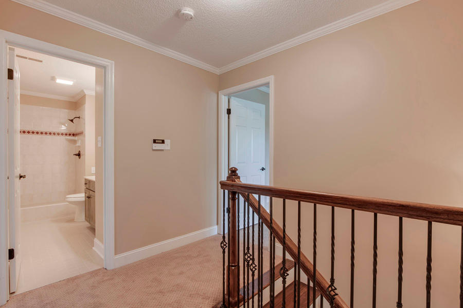 4604 Simona Road Knoxville, TN 37918 - Photo 32 of 39 32_SimonaRoad_4604_BathEntry