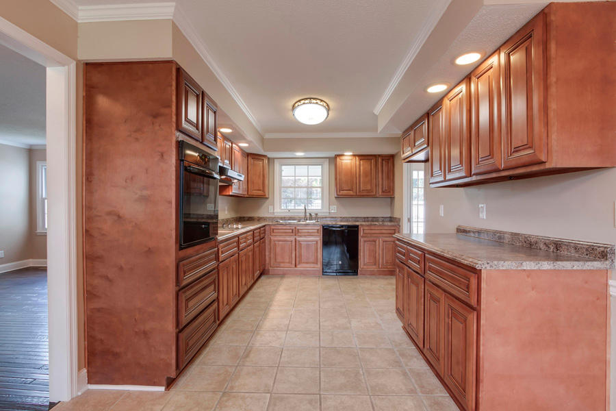 4604 Simona Road Knoxville, TN 37918 - Photo 8 of 39 08_SimonaRoad_4604_Kitchen01