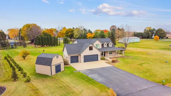 $689,900 | 8120 Challenger Drive, Neenah, WI 54956