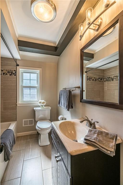 2814 Graham Boulevard Pittsburgh, PA 15235 - Photo 20 of 25 a bathroom with a sink and a mirror