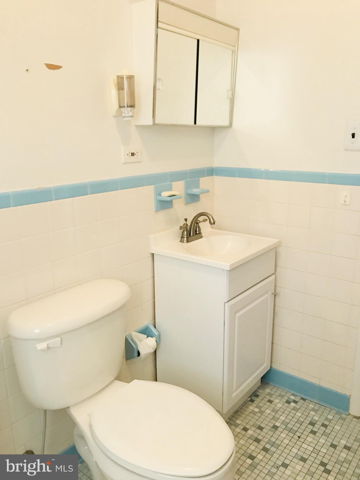 10 Hardy Road New Castle, DE 19720 - Photo 15 of 20 Bathroom