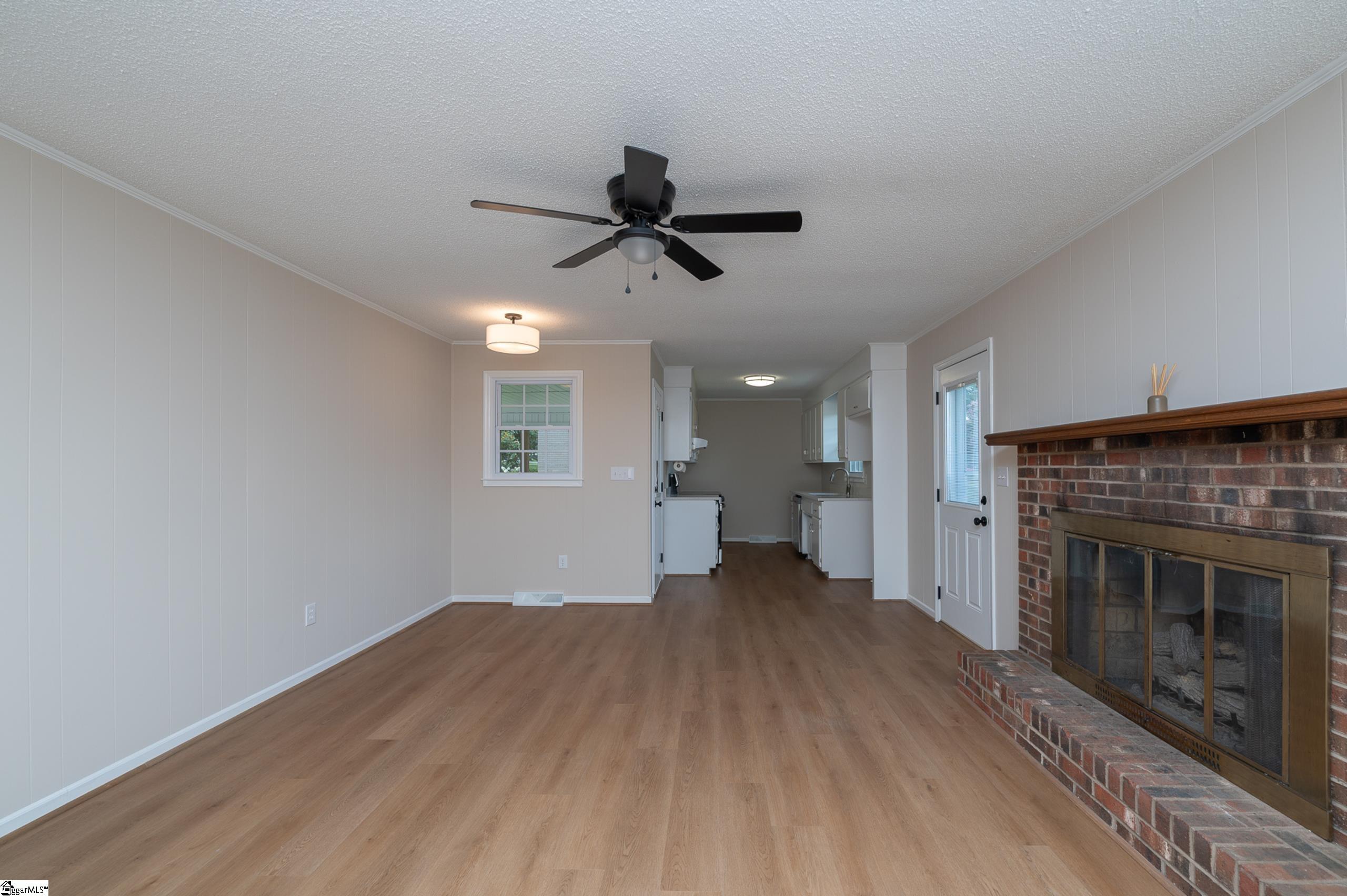 115 Wolfe Road Greer, SC 29650 - Photo 10 of 32