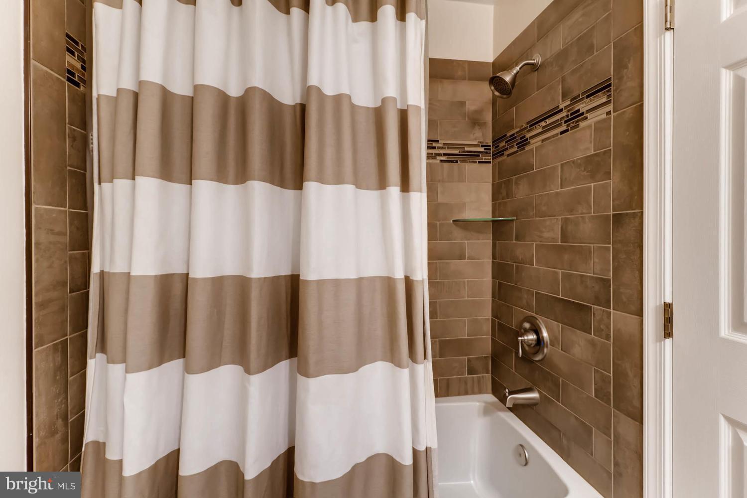 16212 Frederick Road Woodbine, MD 21797 - Photo 25 of 30 Upstairs Full Bath