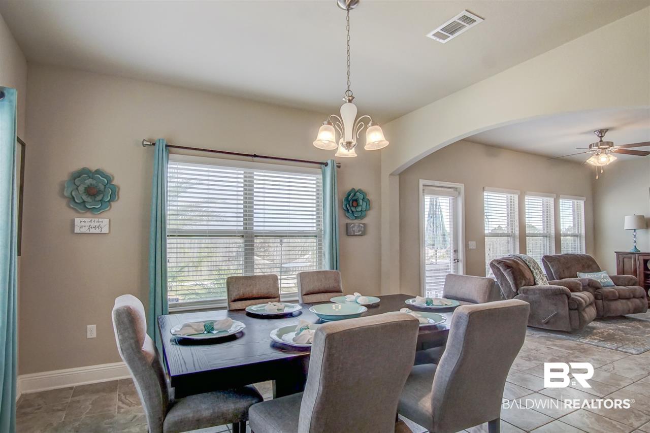 7111 Rocky Rd Loop Gulf Shores, AL 36542 - Photo 15 of 40 Breakfast Room