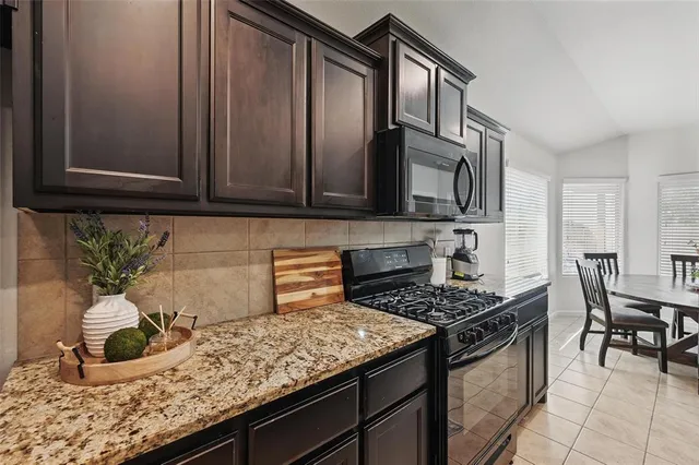 $299,900 | 737 Walls Boulevard, Crowley, TX 76036