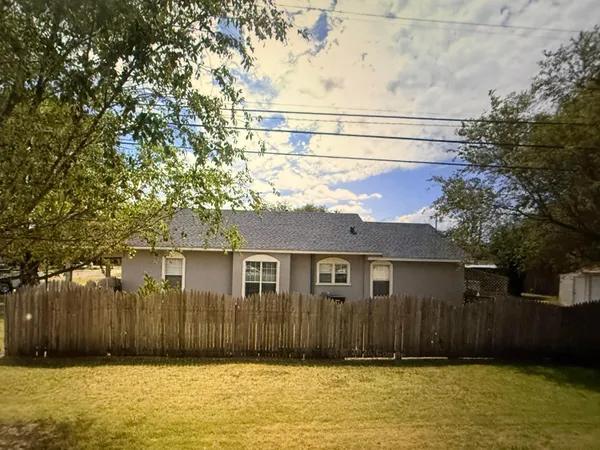 $130,000 | 302 South Beaumont, Booker, TX 79005