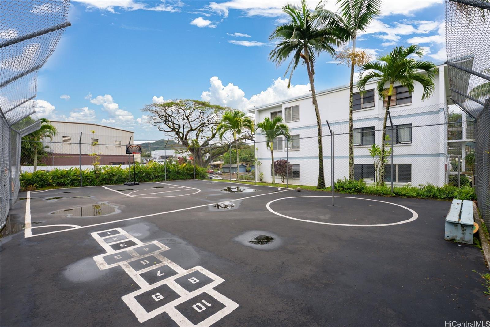 45-535 Luluku Road, Unit G3 Kaneohe, HI 96744 - Photo 24 of 25 a view of a building with a street