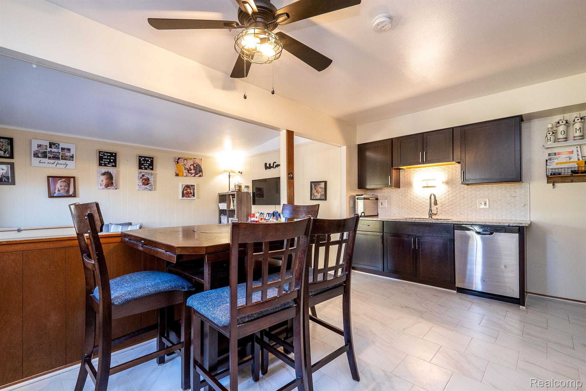 31252 Kelly Road Roseville, MI 48066 - Photo 12 of 36 Gallery Image 12