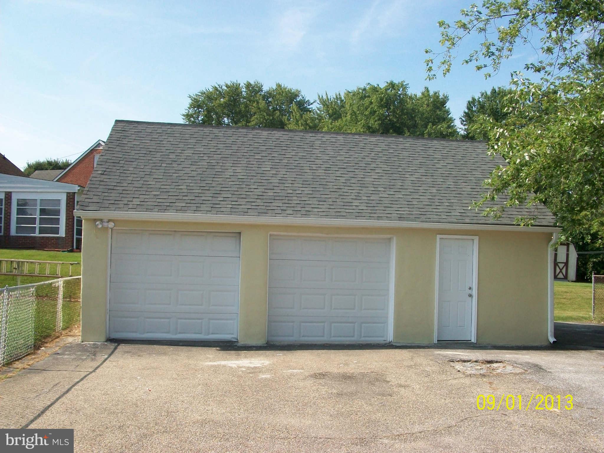 6501 Golden Ring Road Rosedale, MD 21237 - Photo 3 of 11 Exterior (Rear)