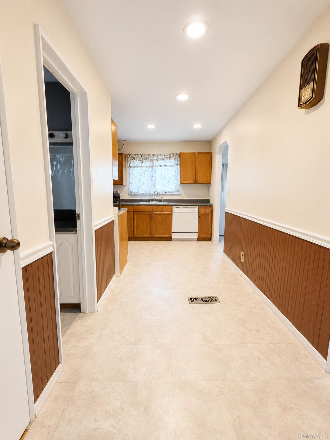 863 North Street Peekskill, NY 10566 - Photo 12 of 25 Versatile area off kitchen.
