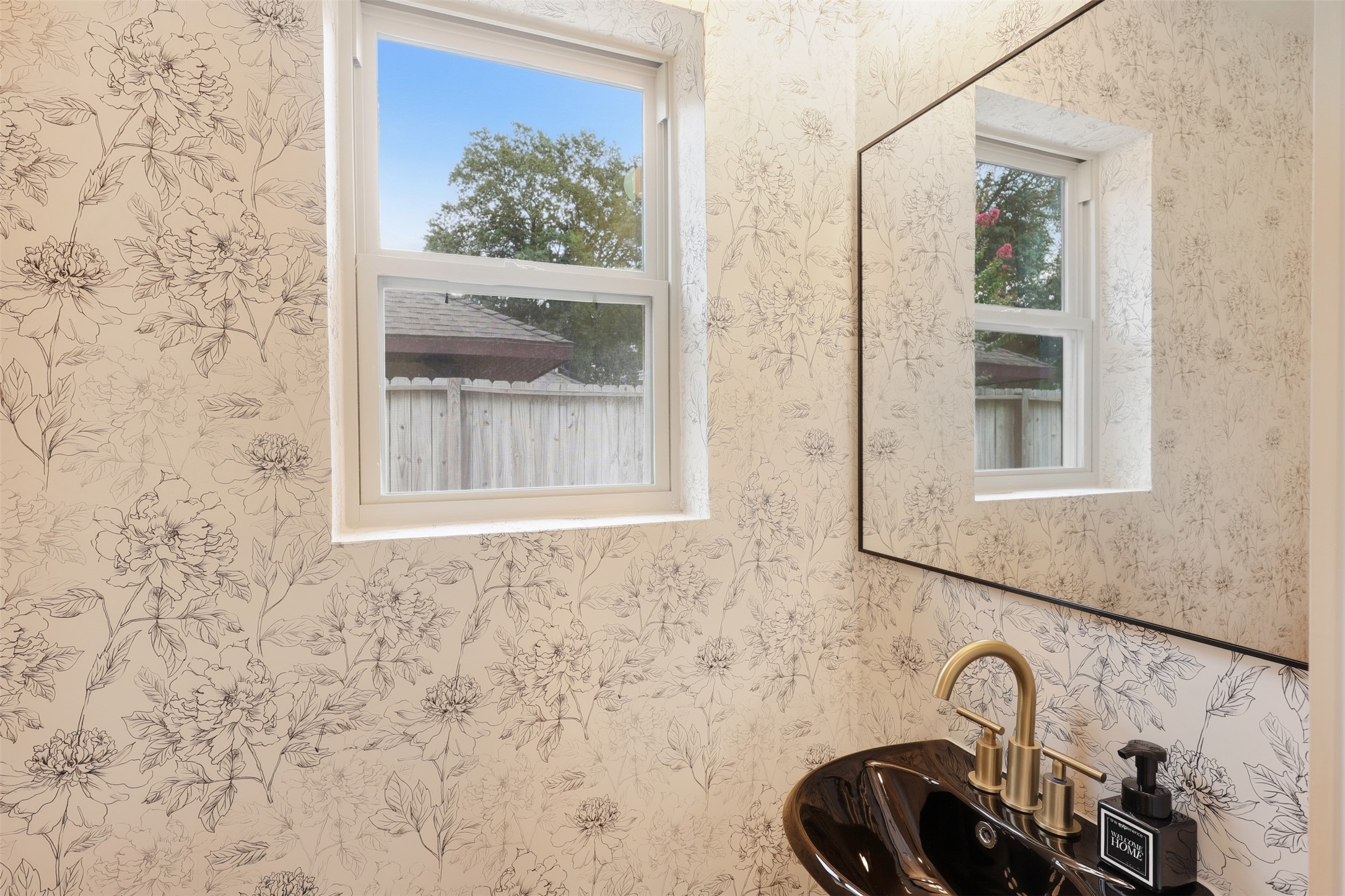 1031 Richelieu Lane Houston, TX 77018 - Photo 18 of 29 Thoughtfully appointed half bath