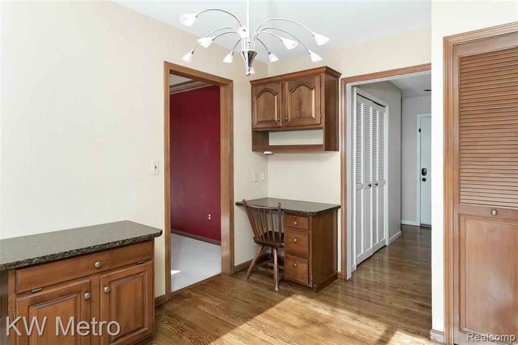 42309 Waterfall Road Northville, MI 48168 - Photo 13 of 58