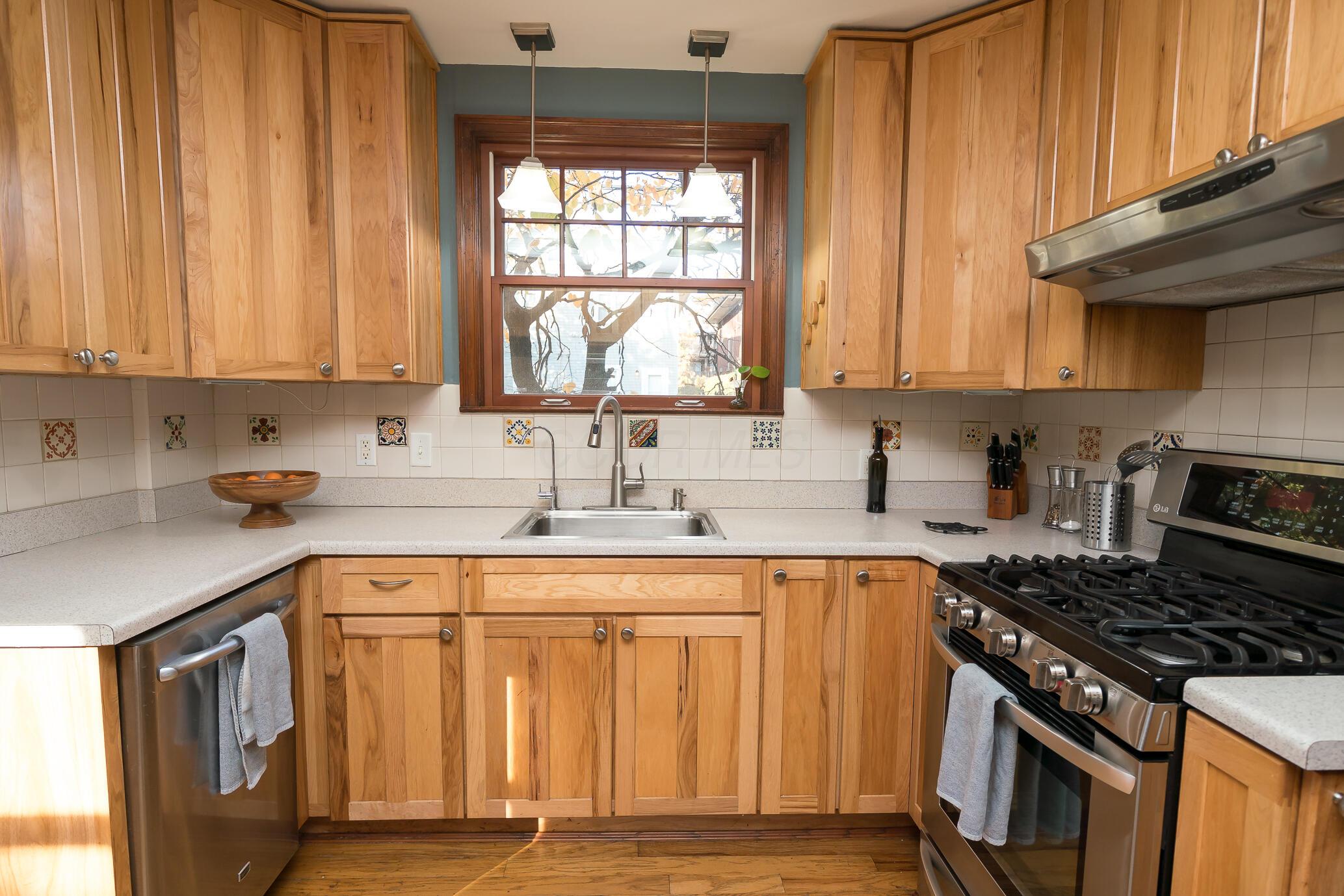 459 Tibet Road Columbus, OH 43202 - Photo 13 of 42 View #4 kitchen