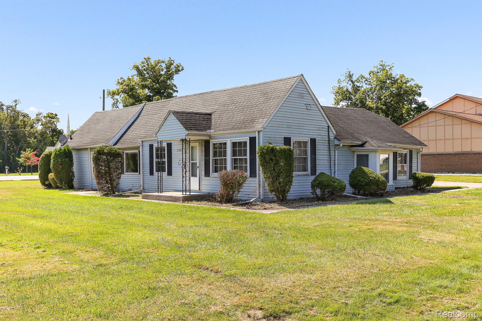 23863 Middlebelt Road Farmington, MI 48336 - Photo 22 of 22 Backyard