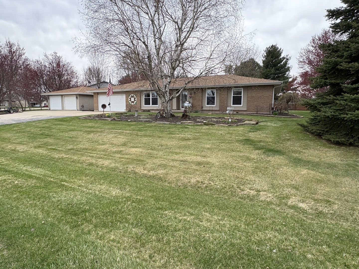 5212 South Mill Pond Road Rochelle, IL 61068 - Photo 6 of 66 a front view of house with yard and trees