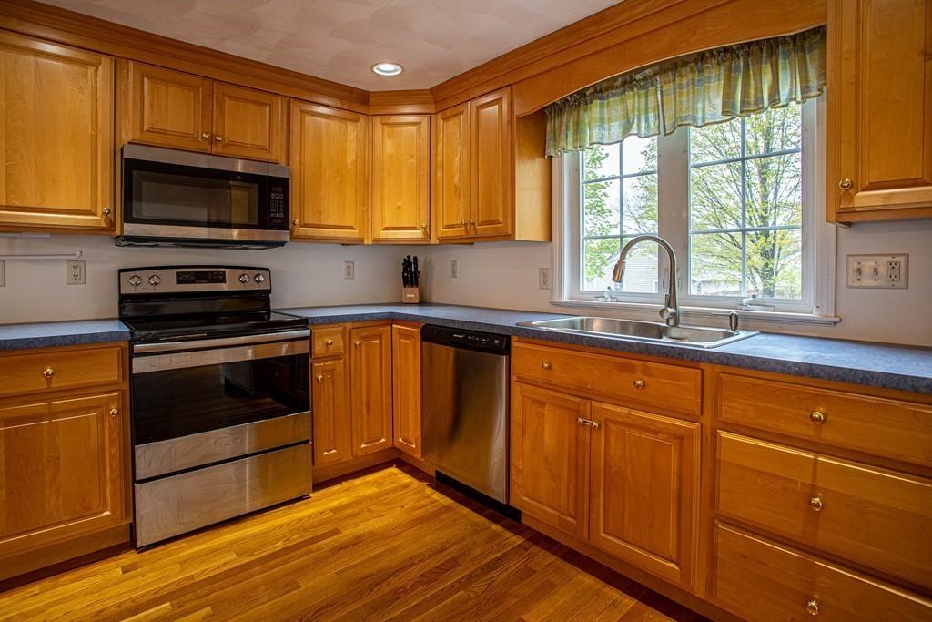 7 Waterhouse Road Stoneham, MA 02180 - Photo 3 of 42 Gallery Image 3