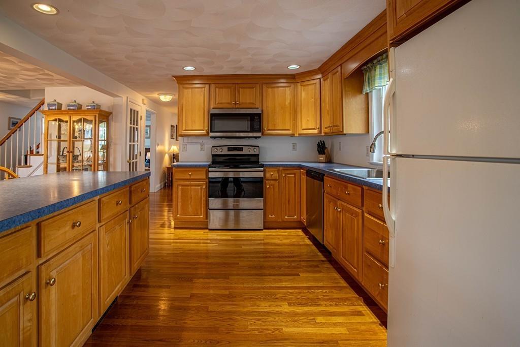 7 Waterhouse Road Stoneham, MA 02180 - Photo 4 of 42 Gallery Image 4