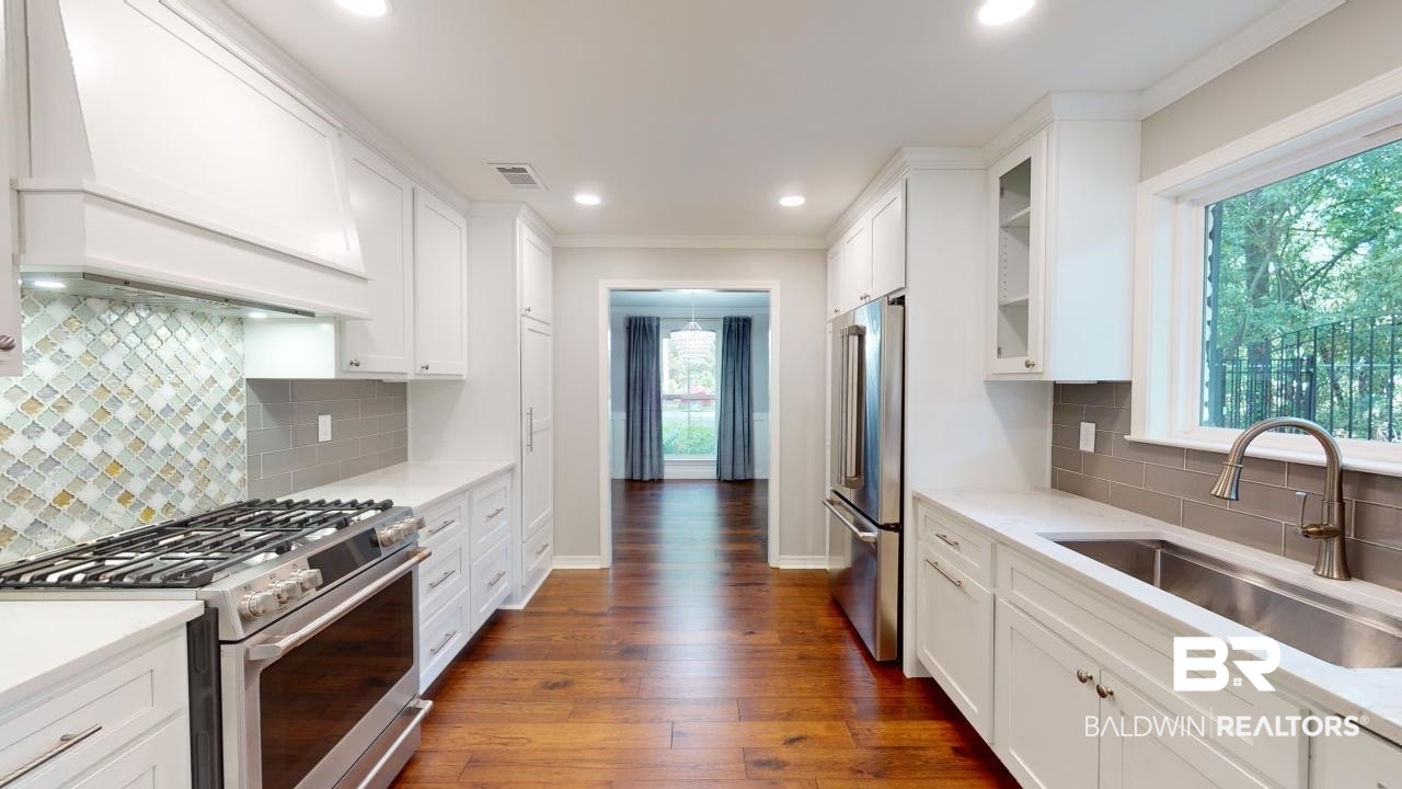 4301 Bit And Spur Road Mobile, AL 36608 - Photo 8 of 26