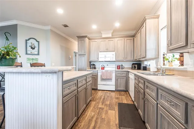 $285,000 | 168 Duchess Avenue, Nokomis, FL 34275