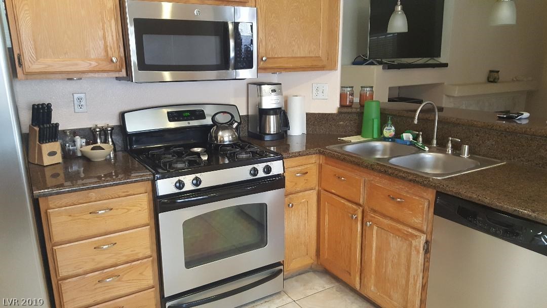 2411 Tottingham Road Henderson, NV 89074 - Photo 10 of 18