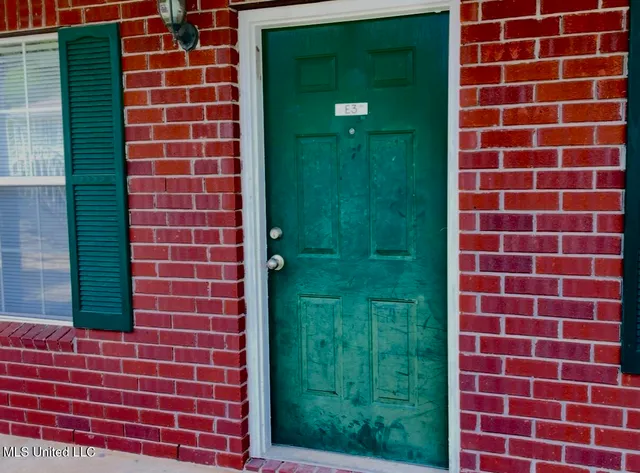 $1,600 | 5080 Gautier Vancleave Road, Unit E3, Gautier, MS 39553