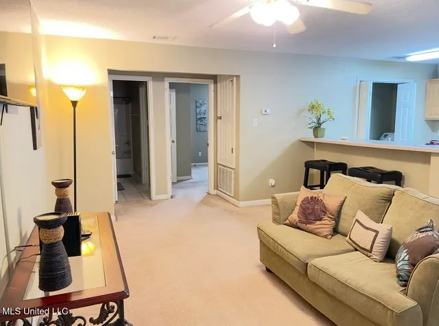 $1,600 | 5080 Gautier Vancleave Road, Unit E3, Gautier, MS 39553