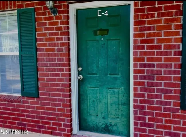 $1,500 | 5080 Gautier Vancleave Road, Unit E4, Gautier, MS 39553