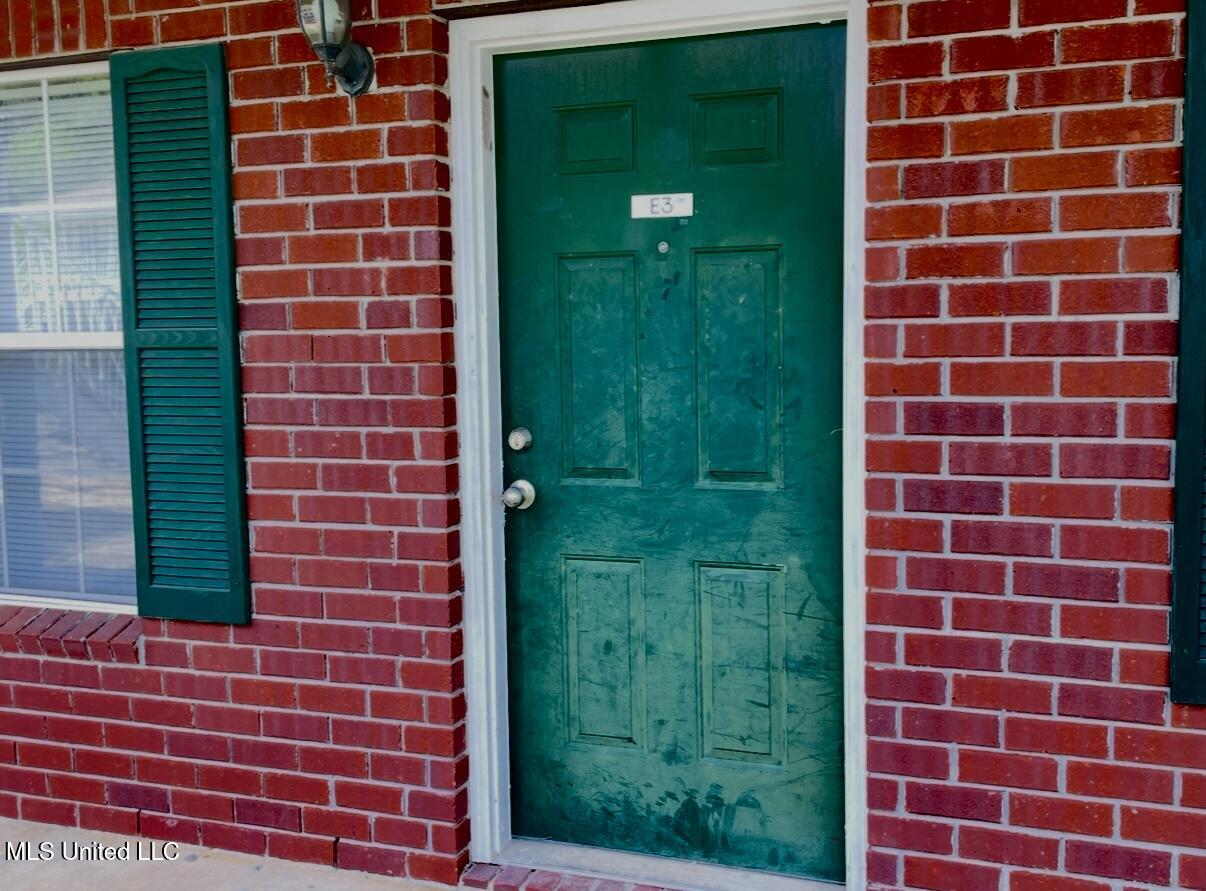 5080 Gautier Vancleave Road, Unit E3 Gautier, MS 39553 - Photo 2 of 32 IMG_2219