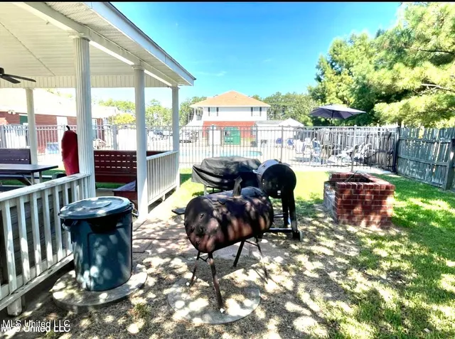 $1,600 | 5080 Gautier Vancleave Road, Unit E3, Gautier, MS 39553