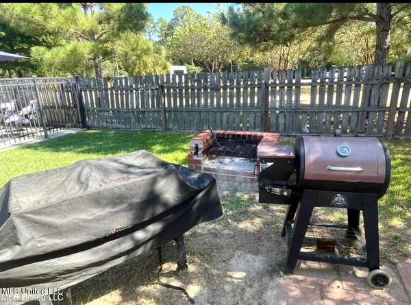 $1,500 | 5080 Gautier Vancleave Road, Unit E4, Gautier, MS 39553