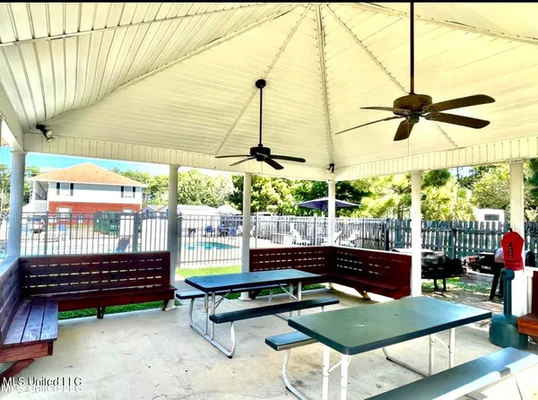 $1,500 | 5080 Gautier Vancleave Road, Unit E4, Gautier, MS 39553