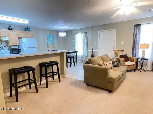 $1,600 | 5080 Gautier Vancleave Road, Unit E3, Gautier, MS 39553