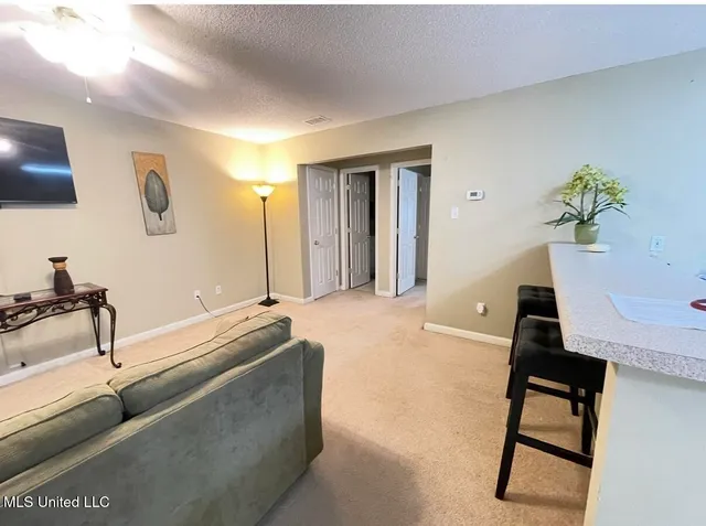 $1,600 | 5080 Gautier Vancleave Road, Unit E3, Gautier, MS 39553