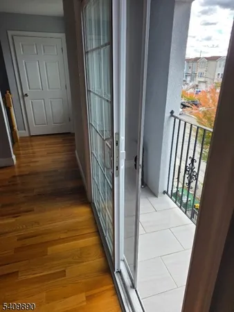 $2,700 | 531-533 Broadway, Unit B, Elizabeth Port, NJ 07206