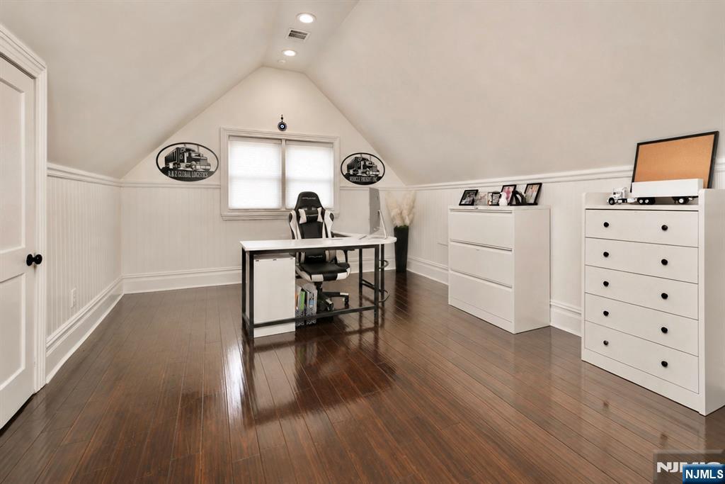 11 Insley Avenue Rutherford, NJ 07070 - Photo 13 of 41