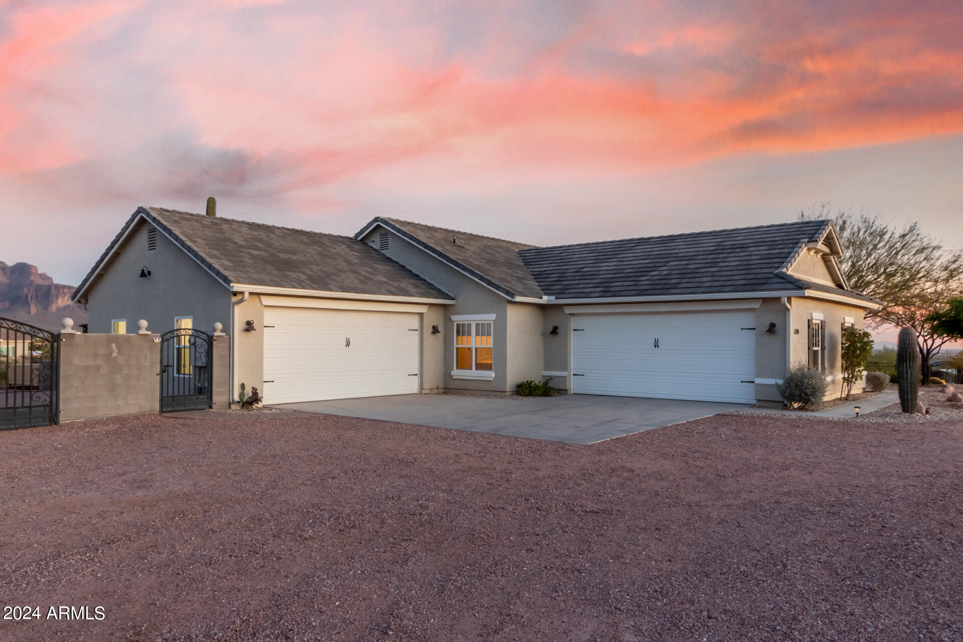 5169 North Idaho Road Apache Junction, AZ 85119 - Photo 20 of 107 Dual Garages