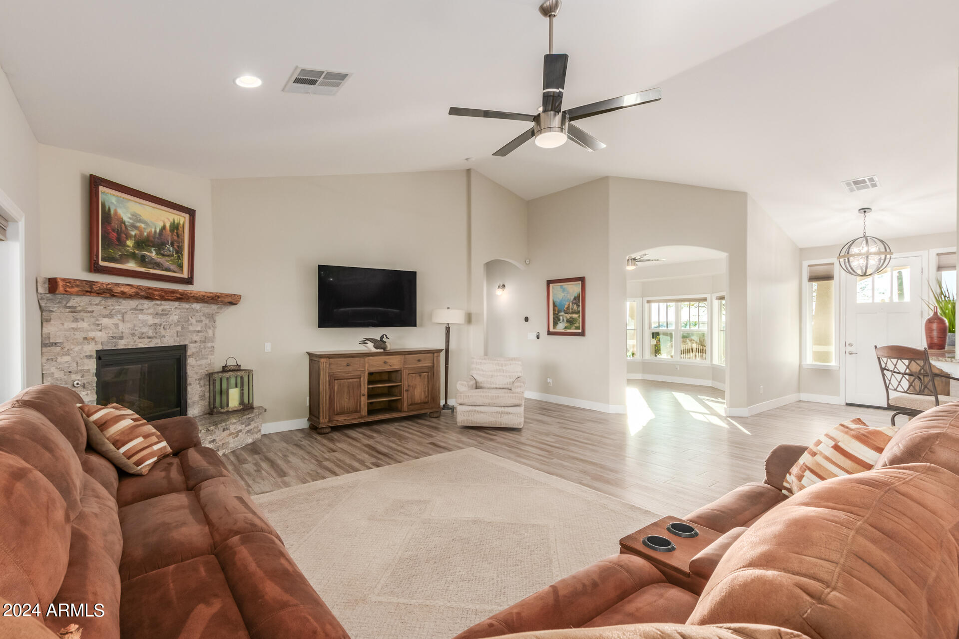 5169 North Idaho Road Apache Junction, AZ 85119 - Photo 33 of 107 Living room