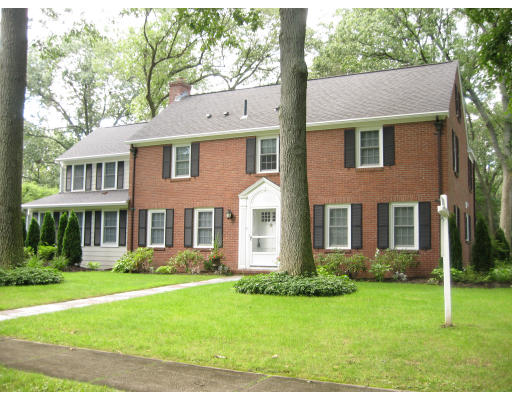 10 Oxford Road Longmeadow, MA 01106 - Photo 1 of 30 Gallery Image 1