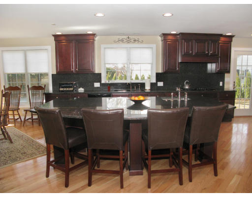 10 Oxford Road Longmeadow, MA 01106 - Photo 8 of 30 Gallery Image 8