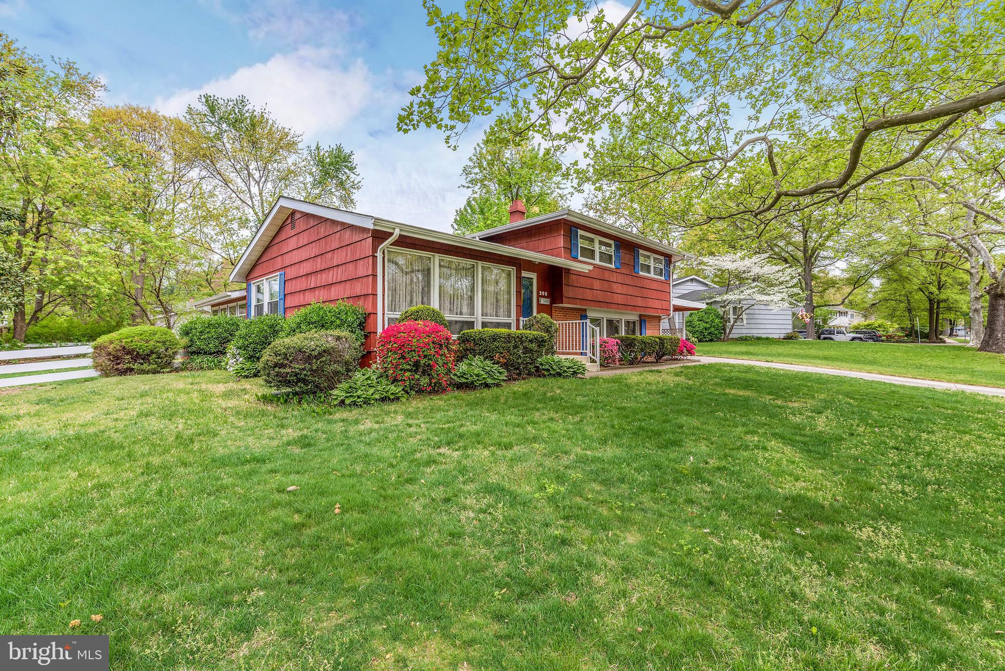 208 Sycamore Road Severna Park, MD 21146 - Photo 3 of 38 Gallery Image 3